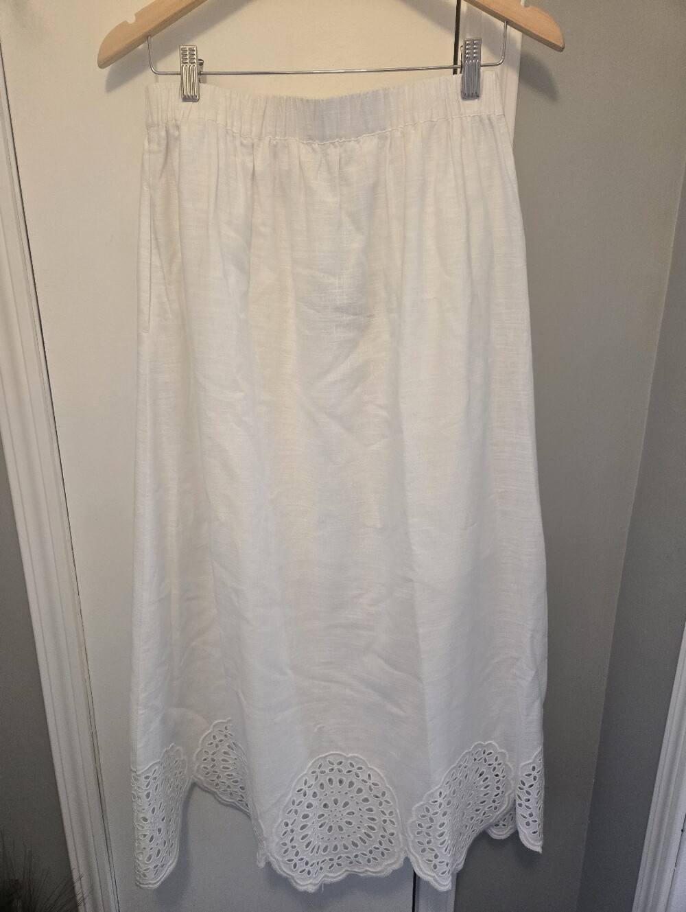 Melanie Lyne Scalloped Hem Maxi Skirt Size 10 Porcelain (White) Linen Blend - Picture 9 of 13